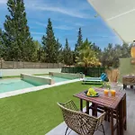 Theros Suites