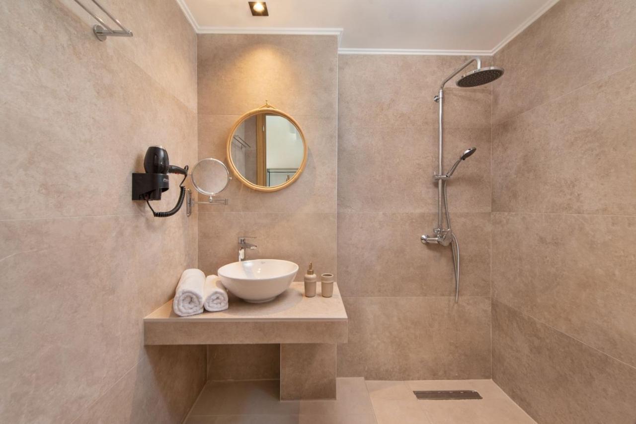 Theros Appartement *